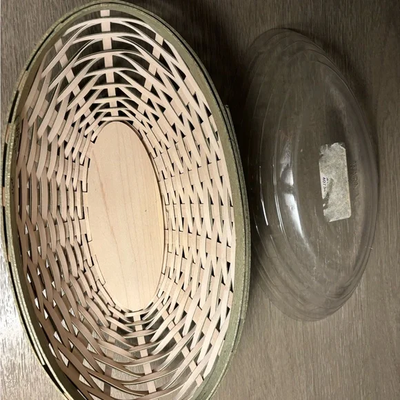 A Longaberger 2010 Oval Sage Green Color, with Teal color silk Hydranges. - Picture 8 of 16